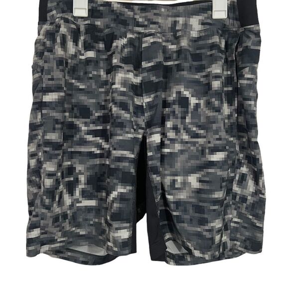 LuLuLemon Patterned Activewear Shorts - Picture 1 of 4